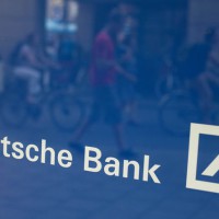 Grafiek: Deutsche Bank in de problemen