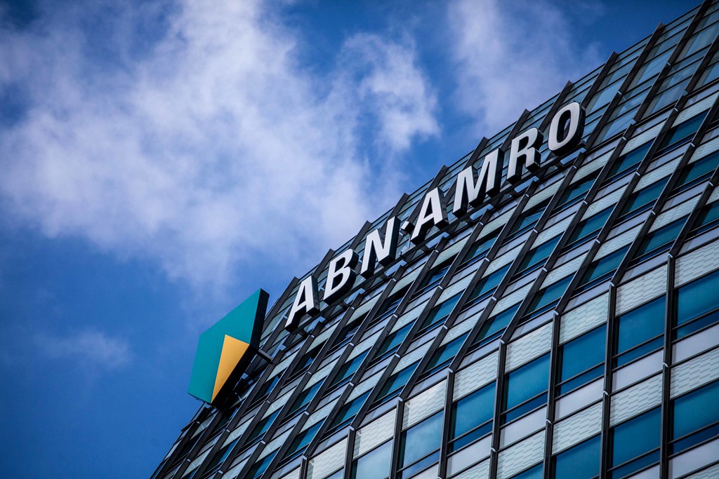 ABN Amro verlaagt rente voor gewone spaarders naar 0 procent